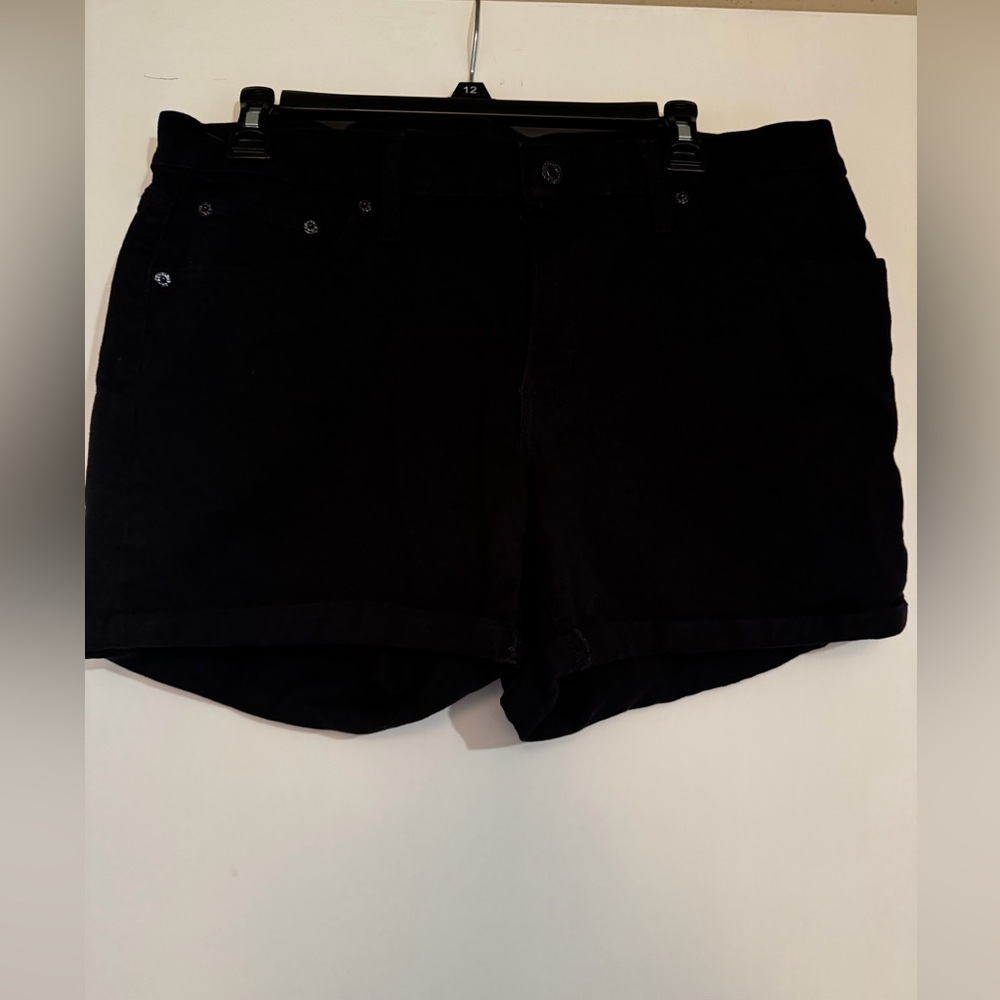 Levi’s Black Jean Shorts for Women